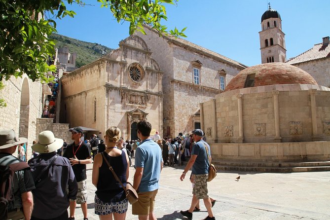 Dubrovnik Discovery Old Town Walking Tour - Orlando’s Column and the meaning of Luza Square