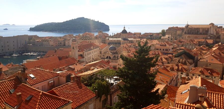 Dubrovnik: Early Bird Walking Tour - Dubrovnik Cathedral and the religious center