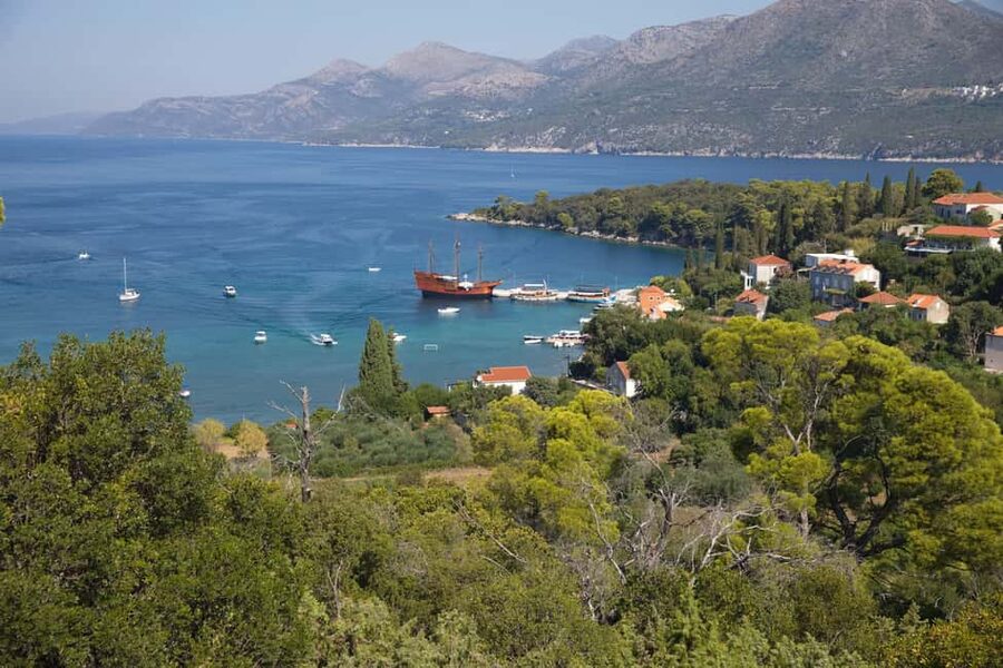 Dubrovnik: Elaphite Island Hopping Cruise on Karaka Ship - Lopud: three hours for beach time and a choice