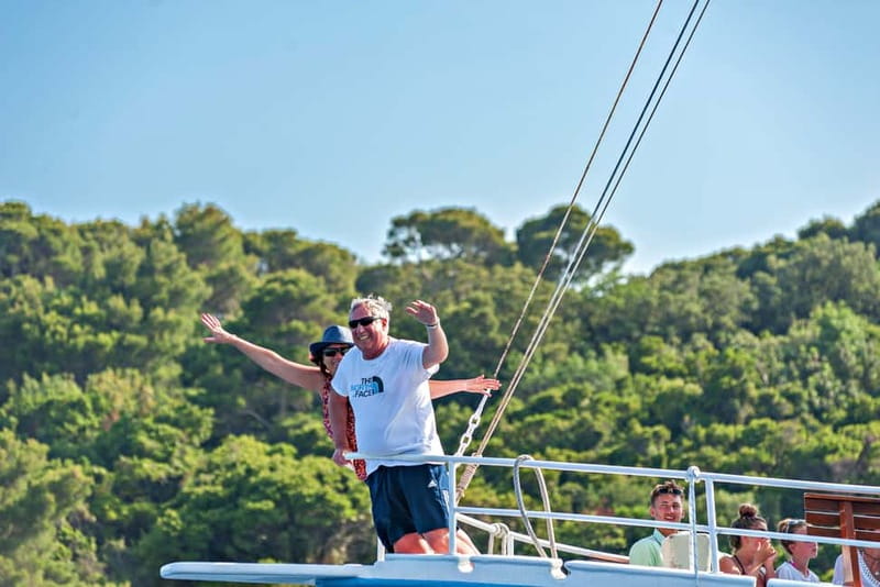 Dubrovnik: Elaphite Islands Cruise with Lunch and Drinks - Lunch on board, with a Croatian drink in hand