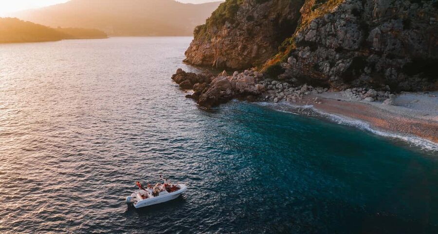 Dubrovnik:Elaphiti Islands and caves Private Speedboat Tour - Šunj Beach gives the day a proper beach break