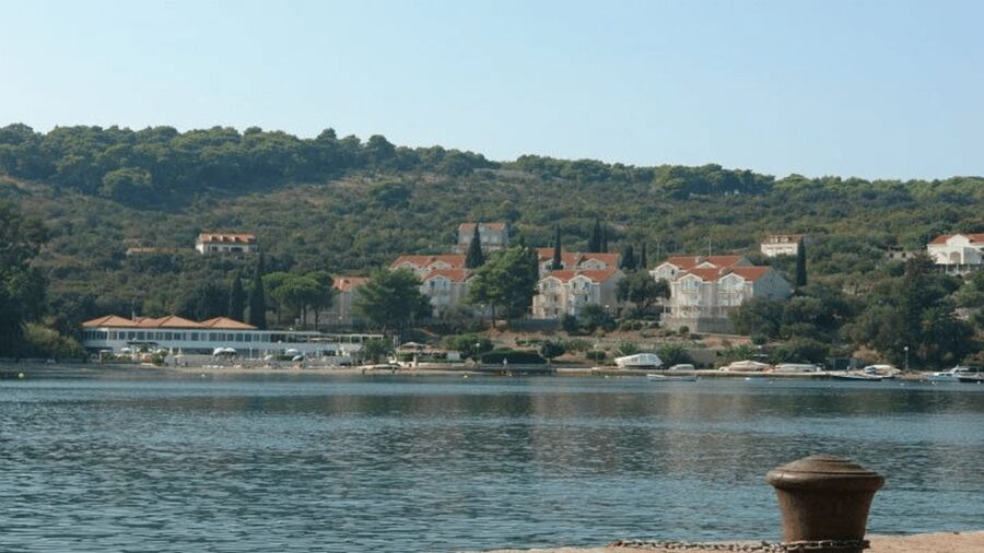 Dubrovnik: Elaphiti Islands Boat Cruise with Lunch & Drinks - Who will enjoy this trip most?