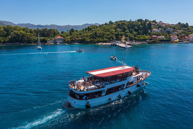 Dubrovnik: Elaphiti Islands Full-Day Cruise with Lunch - Koločep: pine woods, clear water, and the shortest pause