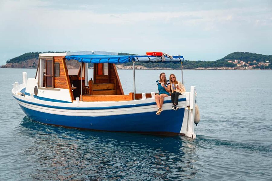 Dubrovnik: Full-Day Blue Cave & Elaphiti Islands Boat Tour - The views are the real connecting thread