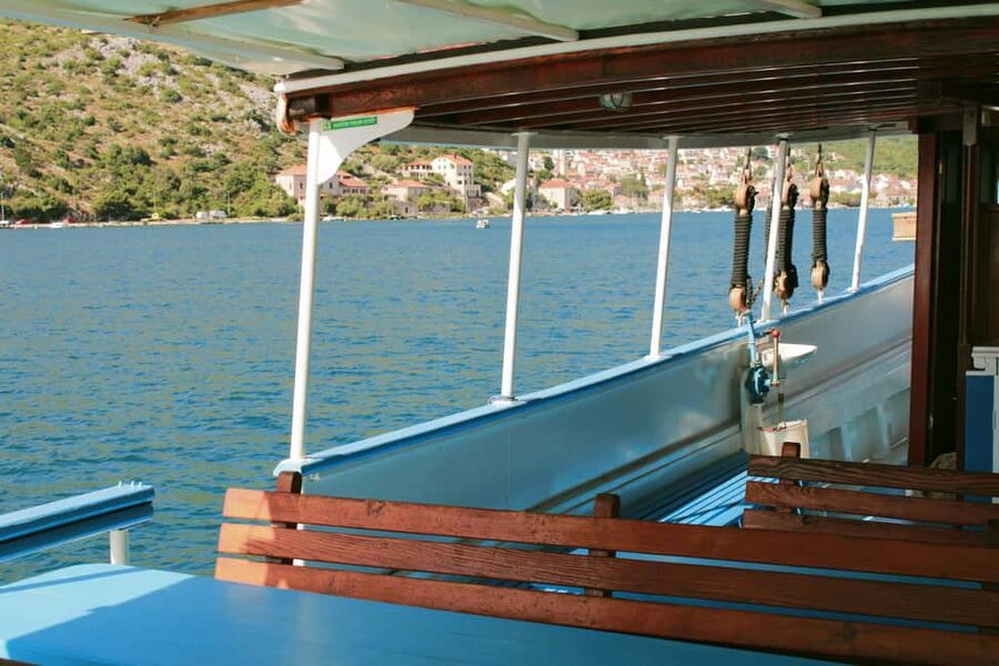 Dubrovnik: Full-Day Blue Cave & Elaphiti Islands Boat Tour - Who should book this island day
