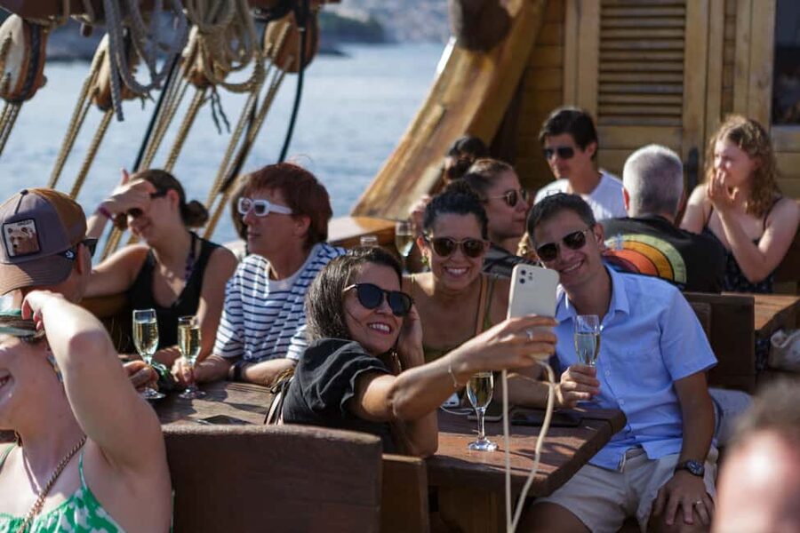 Dubrovnik: Galleon Sunset Cruise with a Live Guide & Drink - Key points to know before you sail