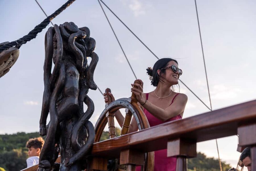 Dubrovnik: Galleon Sunset Cruise with a Live Guide & Drink - Sunset from the deck