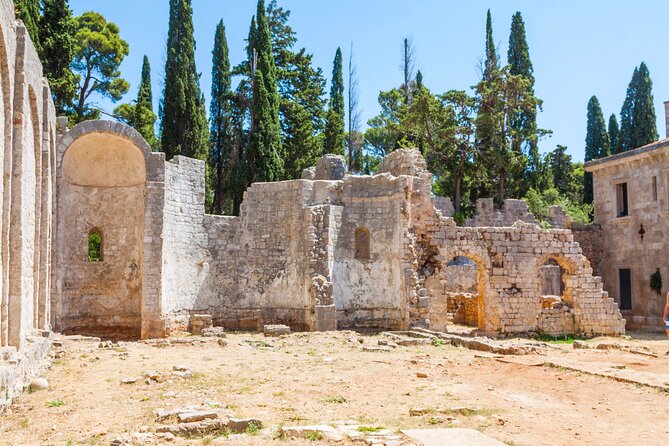Dubrovnik Game of Thrones Boat Tour - The Benedictine monastery and Westeros stories
