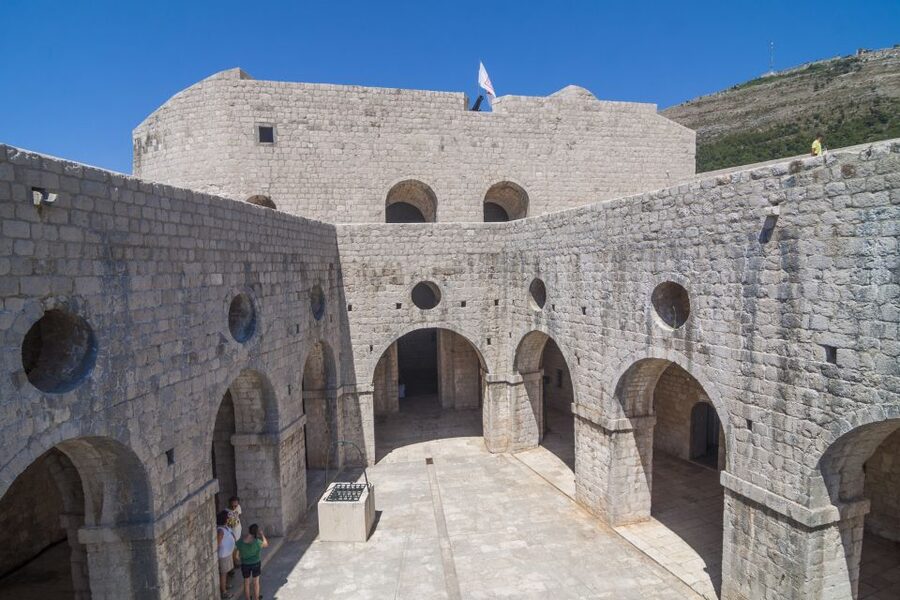 Dubrovnik: Game of Thrones Walking, Car and Boat Tour - Starting at Pile Gate and entering King’s Landing