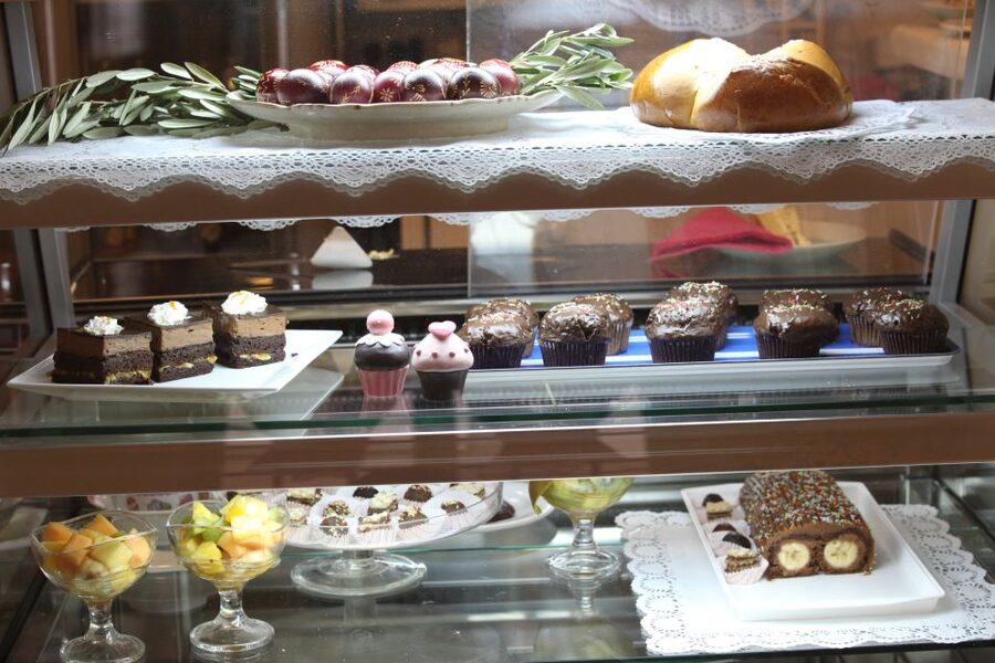 Dubrovnik Gastronomy: 3-Hour Food and Wine Tour - The first food stop: a taste of local cooking