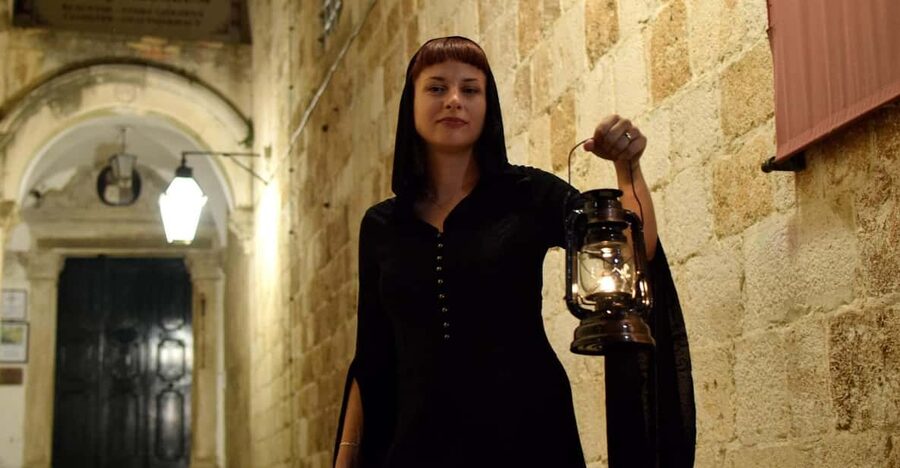 Dubrovnik: Ghosts and Mysteries Walking Tour - Why start at Boninovo cemetery