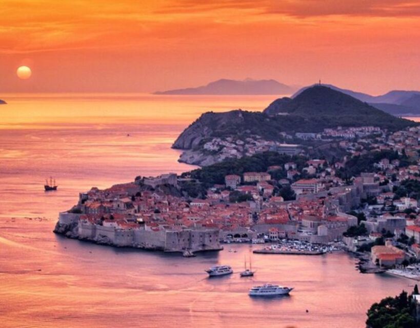 Dubrovnik: Golden Hour Sunset Cruise - A circuit around Lokrum island