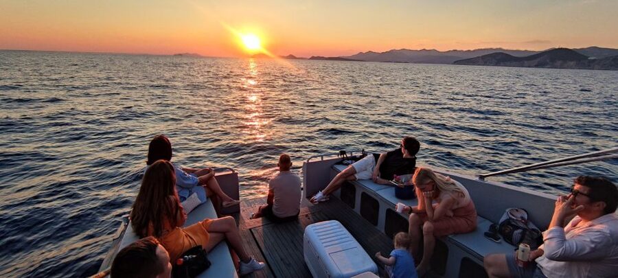 Dubrovnik: Golden Hour Sunset Cruise - Why the sunset timing matters