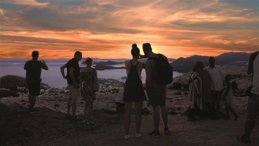 Dubrovnik: Group Sightseeing Tour with Stunning Views - Timing, comfort, and practical details