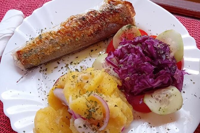 Dubrovnik Island-Hopping Cruise in the Elaphites with Lunch - Lunch aboard the boat between island stops