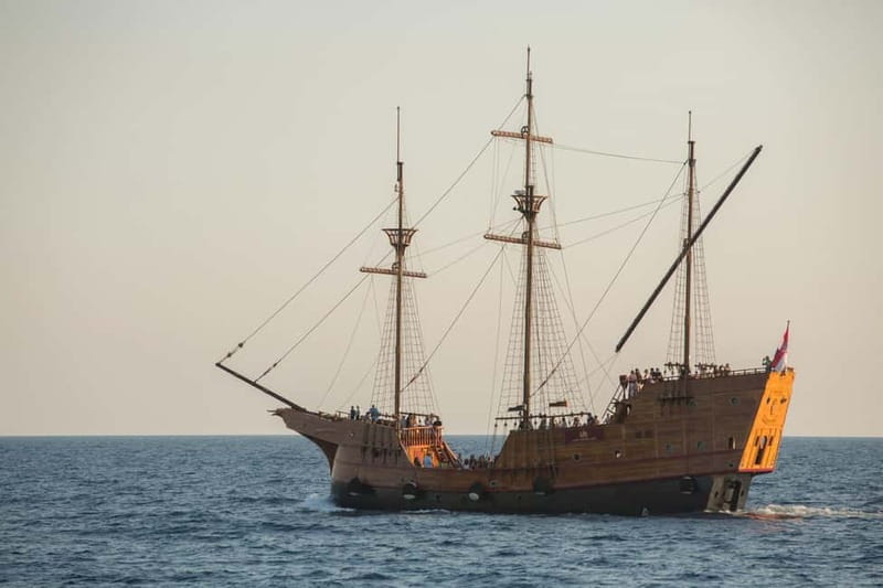 Dubrovnik: Karaka - Game of Thrones Cruise & Walking Tour - Arriving at King’s Landing by sea