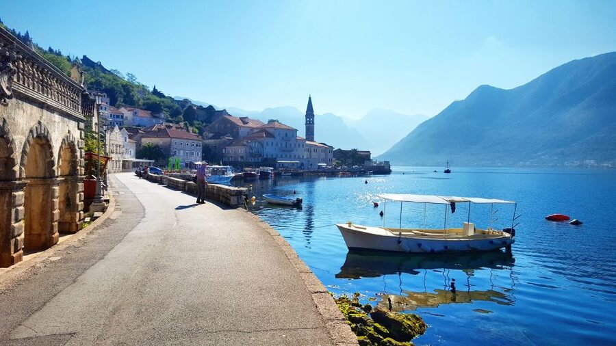 Dubrovnik: Kotor, Perast, Sveti Stefan, and Budva Day Trip - Kotor old town and the value of a local guide