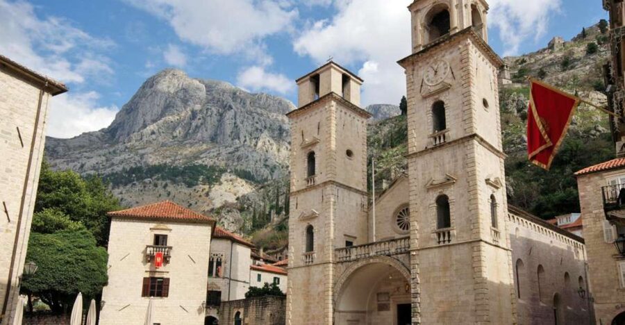 Dubrovnik: Kotor, Perast, Sveti Stefan, and Budva Day Trip - Leaving Dubrovnik and crossing into Montenegro