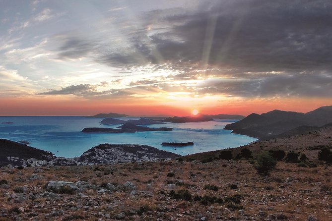 Dubrovnik Old Town & City Walls Private Tour - What the strongest guide feedback tells you