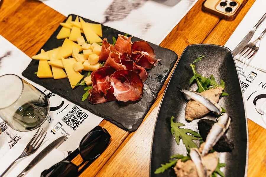 Dubrovnik: Old Town Food Tour - Main Courses: Black Risotto, Pasta, and Dalmatian Character