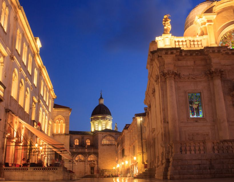 Dubrovnik: Old Town Highlights Guided Evening Walking Tour - Why Dubrovnik works so well after sunset