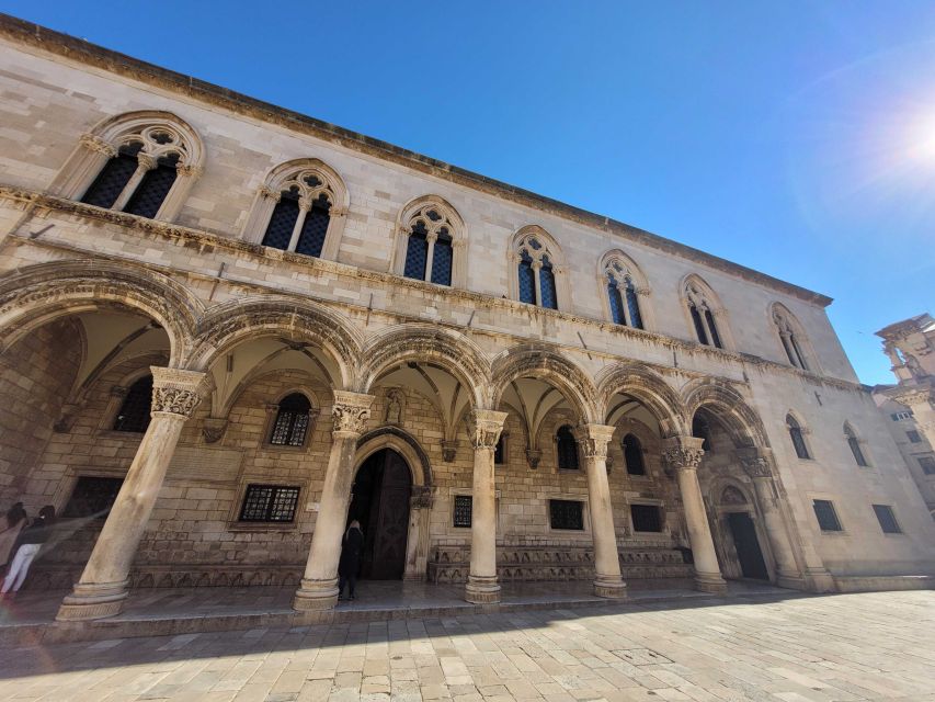 Dubrovnik: Old Town Highlights Tour with Audio Guide - Entering through Pile Gate