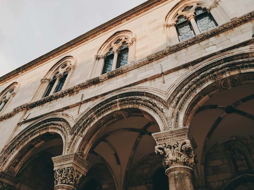 Dubrovnik Old Town History Tour: Early & Late Start - Onofrio’s Fountain and the practical side of old Dubrovnik