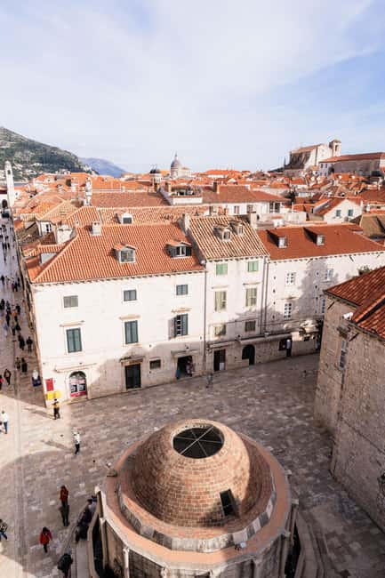 Dubrovnik Old Town: Night tour with History, Wine & Bites - Pile Gate and the first feel of the Old Town