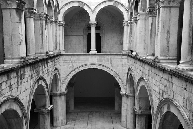 Dubrovnik Old Town: Small-Group Walking Tour With A Local - Jewish Dubrovnik and the narrow streets off Stradun