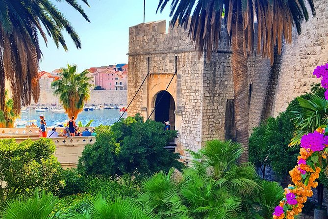 Dubrovnik: Old Town Walking Tour - Orlando’s Column and Sponza Palace
