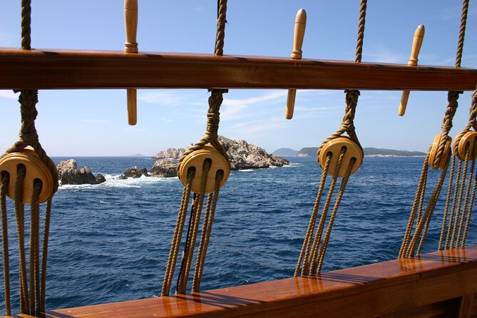 Dubrovnik Old Town Walking Tour and Cruise with Karaka - Who should book this cruise and walk?