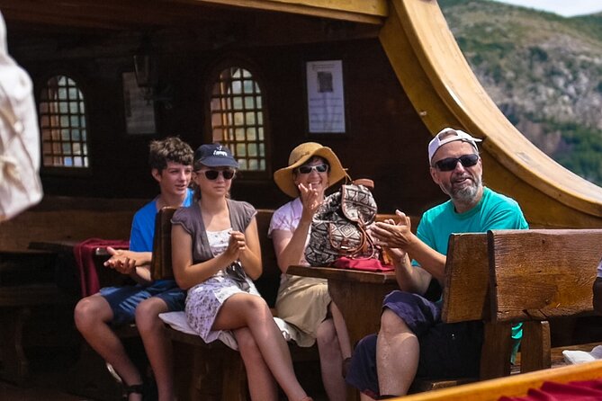 Dubrovnik Panoramic Cruise on a Wooden Galleon with a Live Show - Who will get the most from this Dubrovnik cruise
