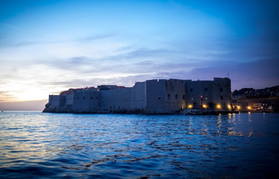 Dubrovnik: Panoramic Sunset Cocktail Cruise Around Old Town - Boarding Slavija in the Old Port