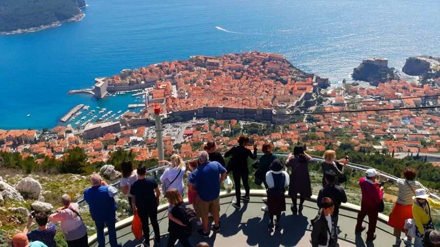 Dubrovnik: Private Cooking Experience with Wine Tasting - Wine tasting in Ston and Peljesac