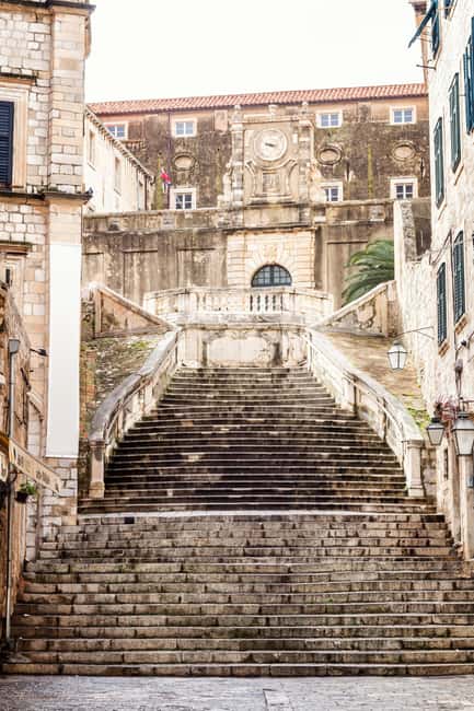 Dubrovnik: Private Game of Thrones Tour: Inside Look - Large Onofrio’s Fountain and the city’s public spaces
