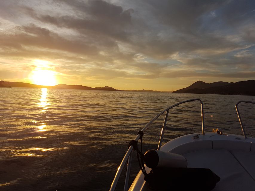 Dubrovnik: Private Sunset on the Sea Cruise with Wine - Leaving Gruž and heading toward Kolocep