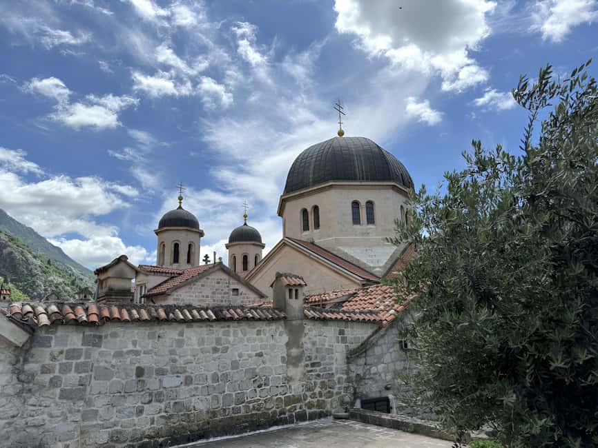 Dubrovnik: Private Tour to Montenegro, Kotor, and Perast - Lunch, local food, and three hours in town
