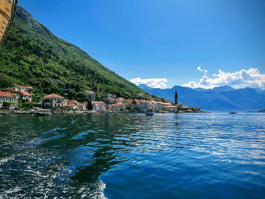 Dubrovnik: Private Tour to Montenegro, Kotor, and Perast - The border crossing and the case for an early departure