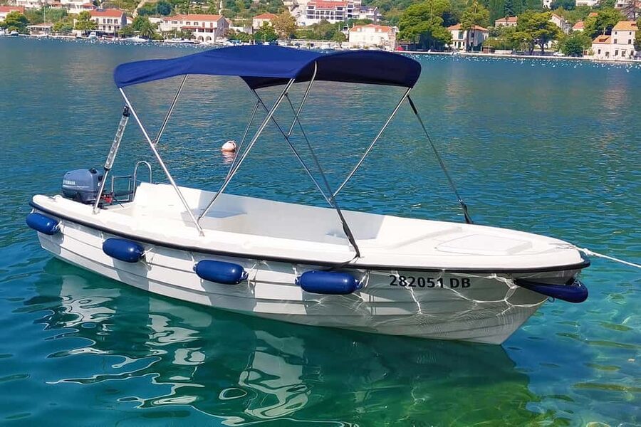 Dubrovnik: Rent a fun and easy to use boat without license - Taking the helm near Dubrovnik