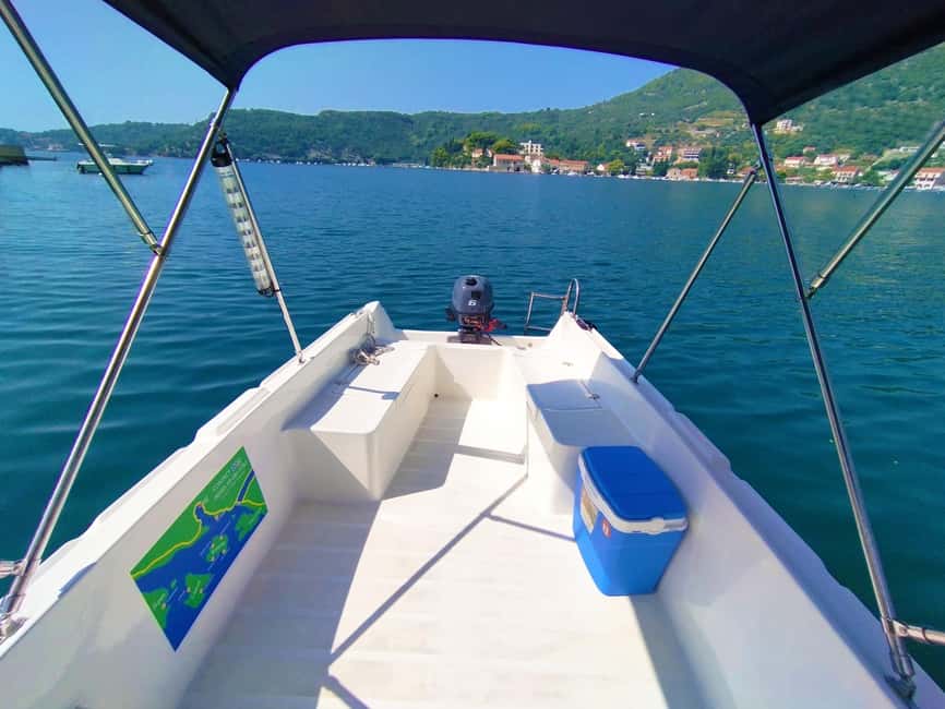 Dubrovnik: Rent a fun and easy to use boat without license - Blue caves, green caves, and clear water