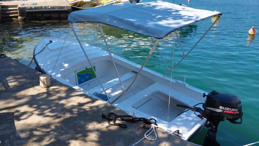 Dubrovnik: Rent a fun and easy to use boat without license - The boat is simple, but you still need to pay attention
