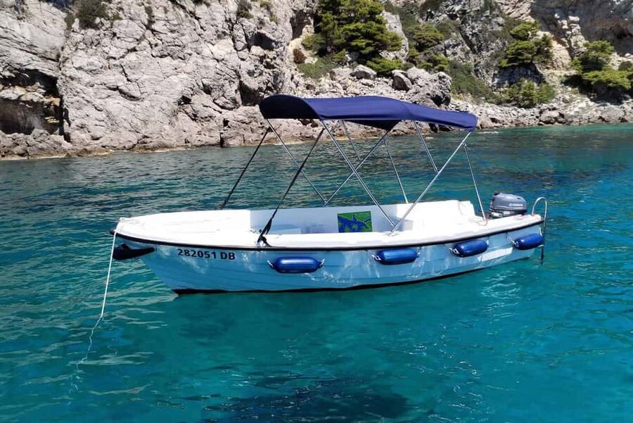 Dubrovnik: Rent a fun and easy to use boat without license - Why eight hours makes sense