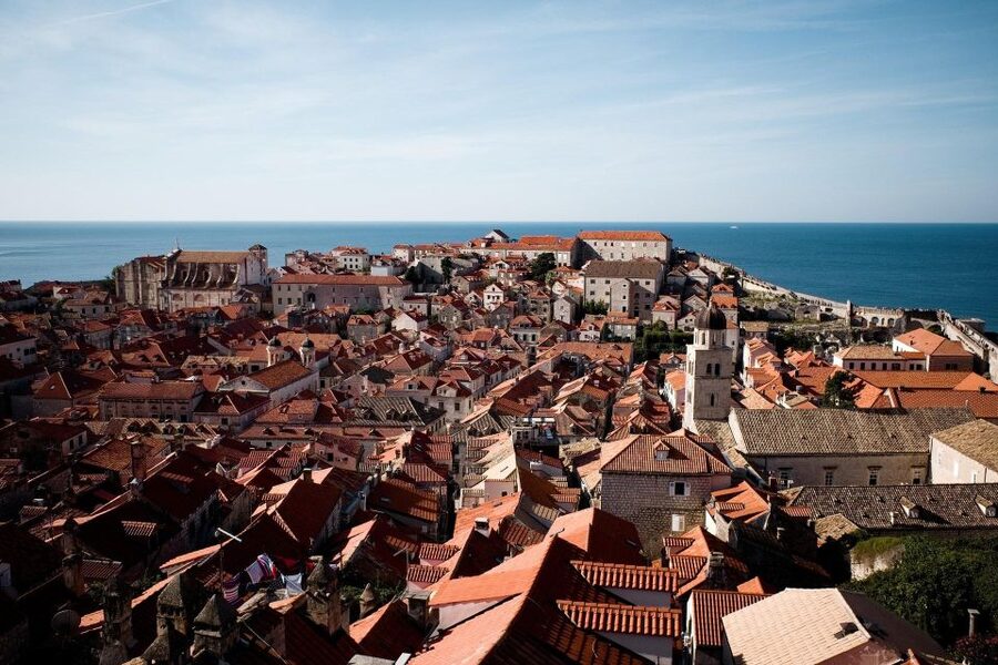Dubrovnik's Jewish Heritage Tour: Unveiling the Past - Entering Dubrovnik Synagogue