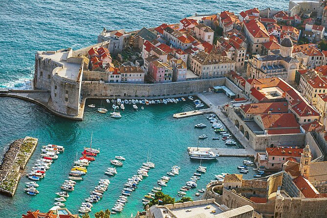 Dubrovnik Scavenger Hunt and Highlights Self Guided Audio Tour - Porporela, the Cathedral, and a good place to pause