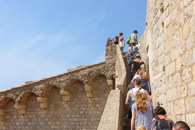 Dubrovnik Shore Excursion: City Walls Walking Tour (entrance ticket included) - How the group size affects the experience