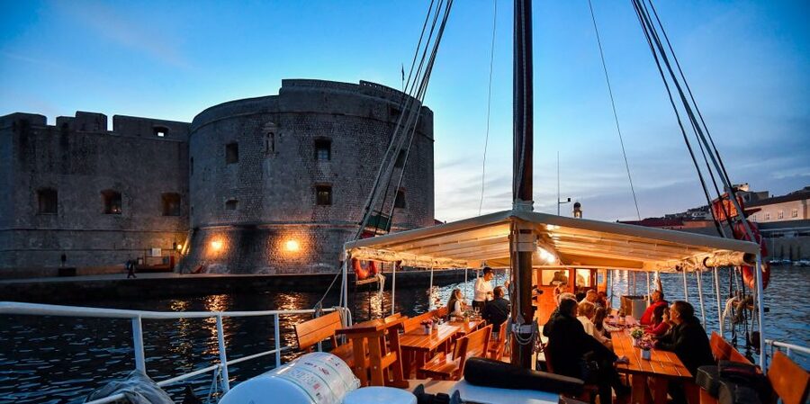 Dubrovnik: Sunset Dinner Cruise around the Old Town - What happens when the sea turns rough
