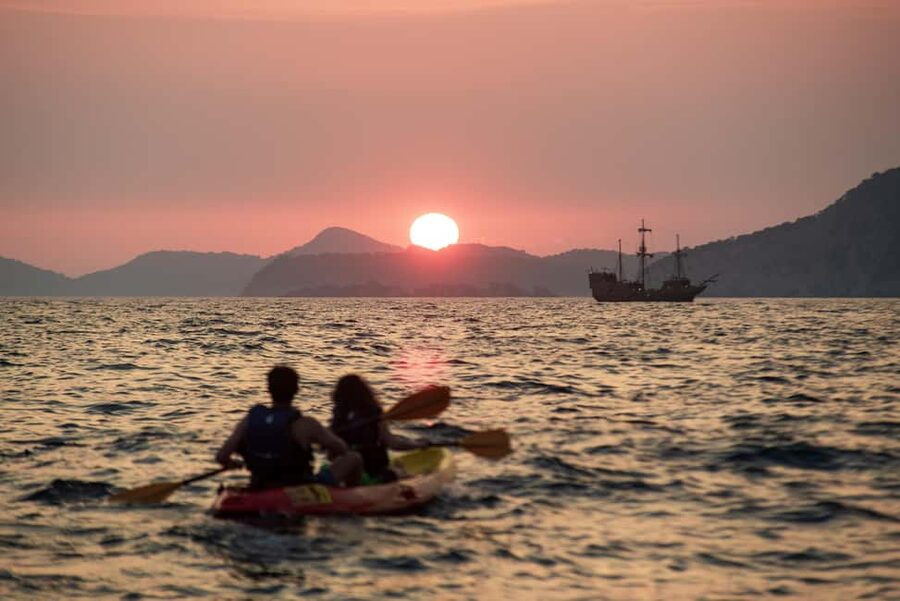 Dubrovnik: Sunset Kayaking and Snorkeling Tour - Picking between the 2-hour and 3-hour route