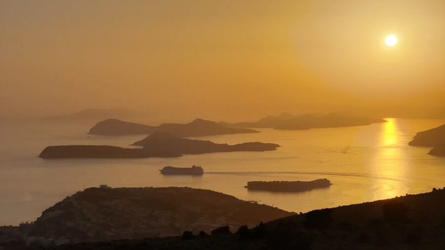 Dubrovnik: Sunset Panorama Tour with Glass of Wine - The climb to Fort Imperial on Mount Srđ