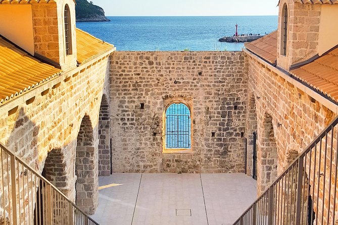 Dubrovnik walking history tour - Orlando’s Column and the idea of freedom