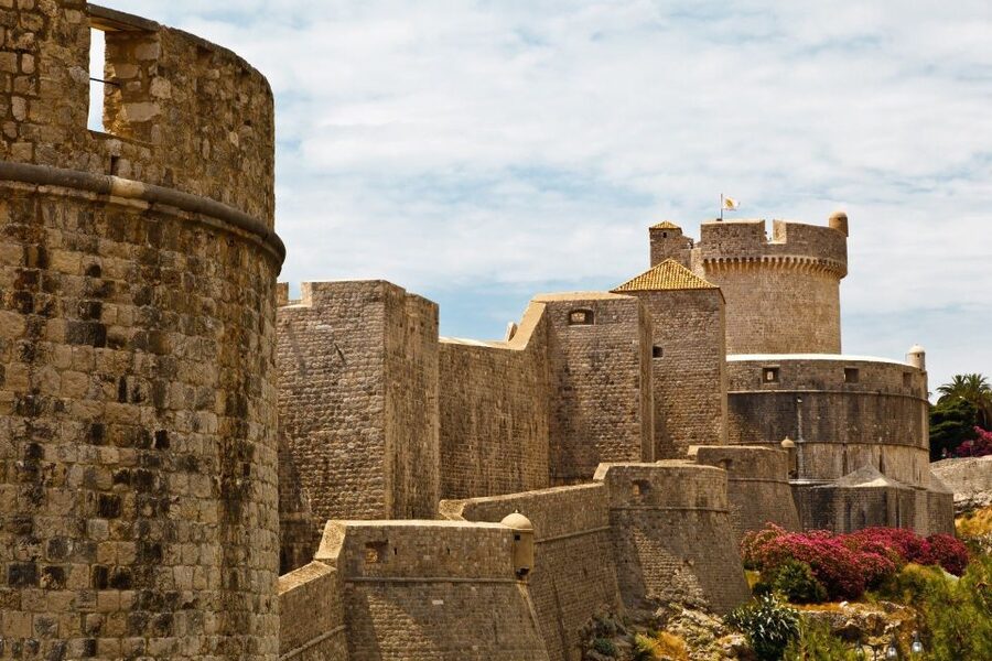 Dubrovnik: Walls and Wars Walking Tour - Timing, Weather, and What to Carry
